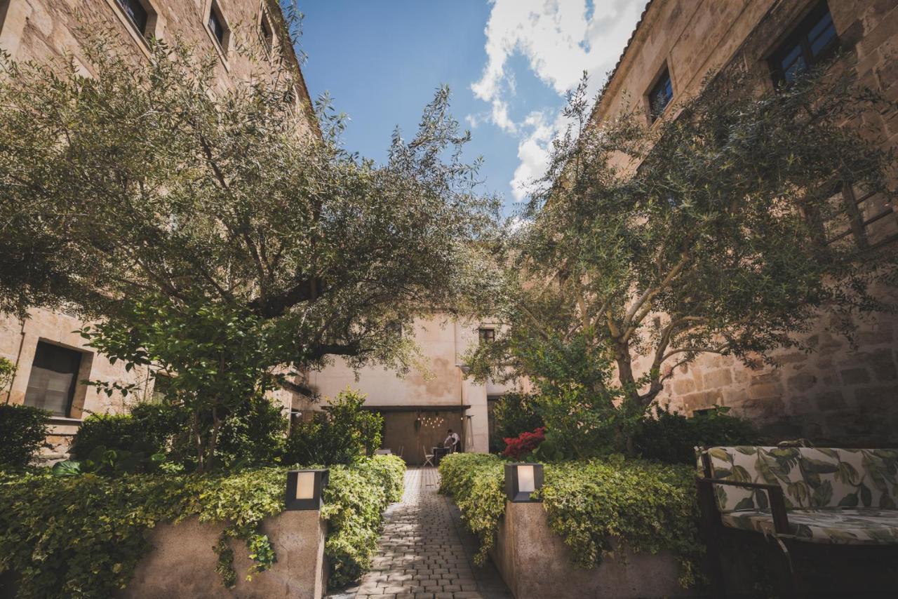 Hospes Palacio De San Esteban, A Member Of Design Hotels Саламанка Екстериор снимка The courtyard of the museum