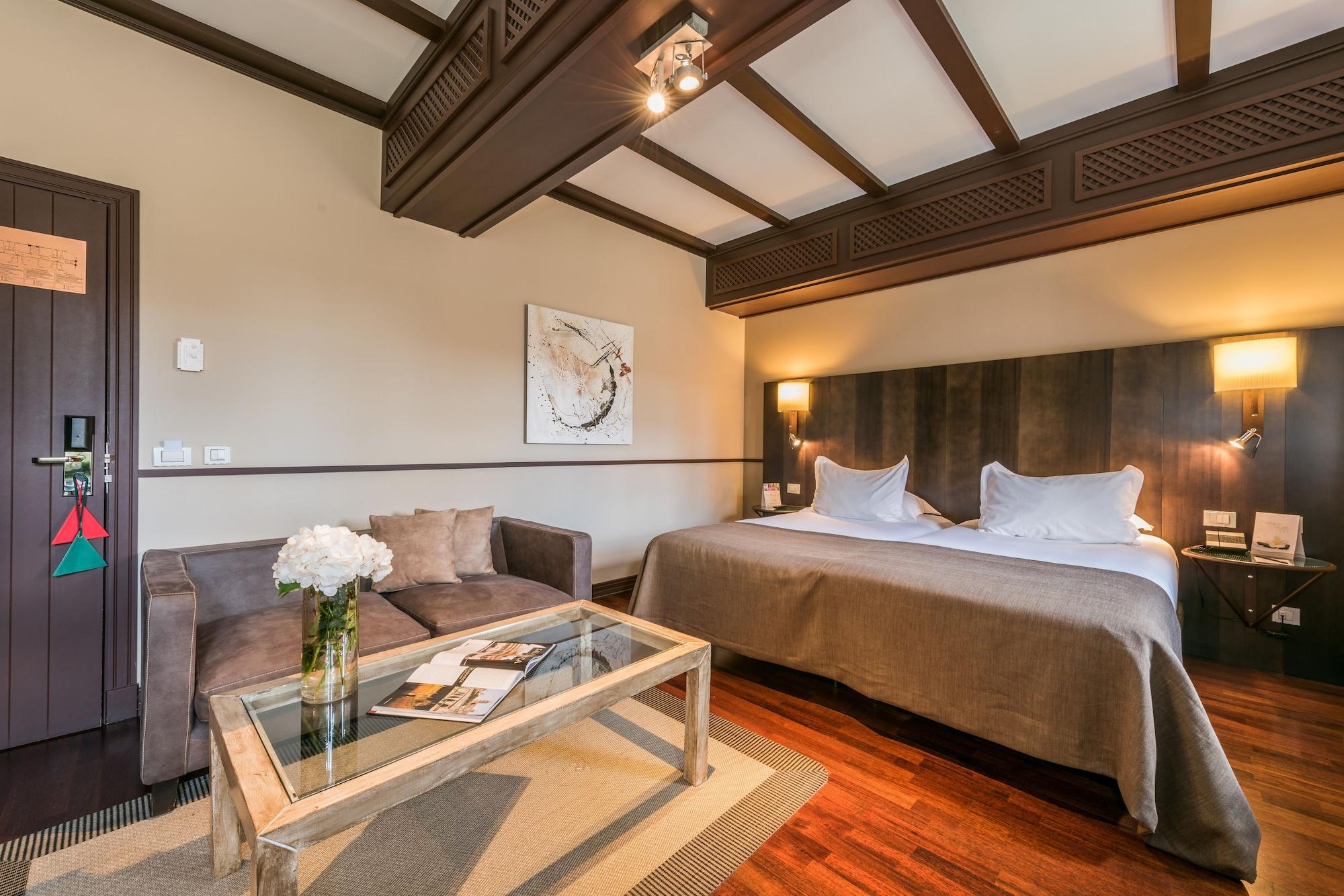Hospes Palacio De San Esteban, A Member Of Design Hotels Саламанка Екстериор снимка Suite