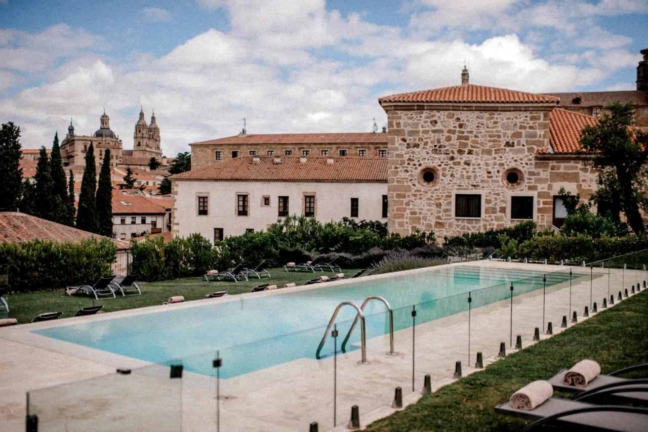 Hospes Palacio De San Esteban, A Member Of Design Hotels Саламанка Екстериор снимка Swimming pool at the Hotel Convento del Rosal