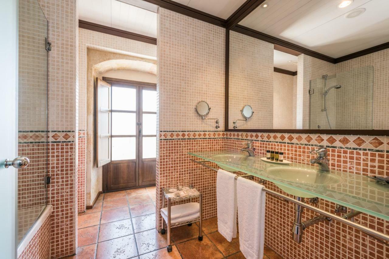 Hospes Palacio De San Esteban, A Member Of Design Hotels Саламанка Екстериор снимка Bathroom